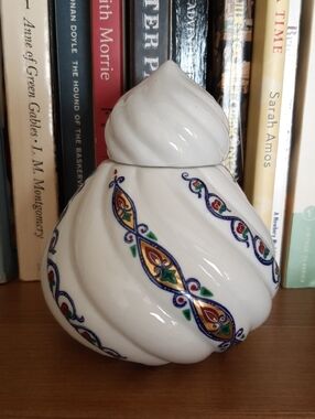 Elizabeth Arden Floral Jar